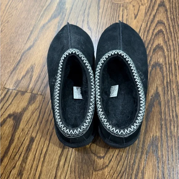 UGG Black Suede Slip-On Footwear - Picture 2 of 4